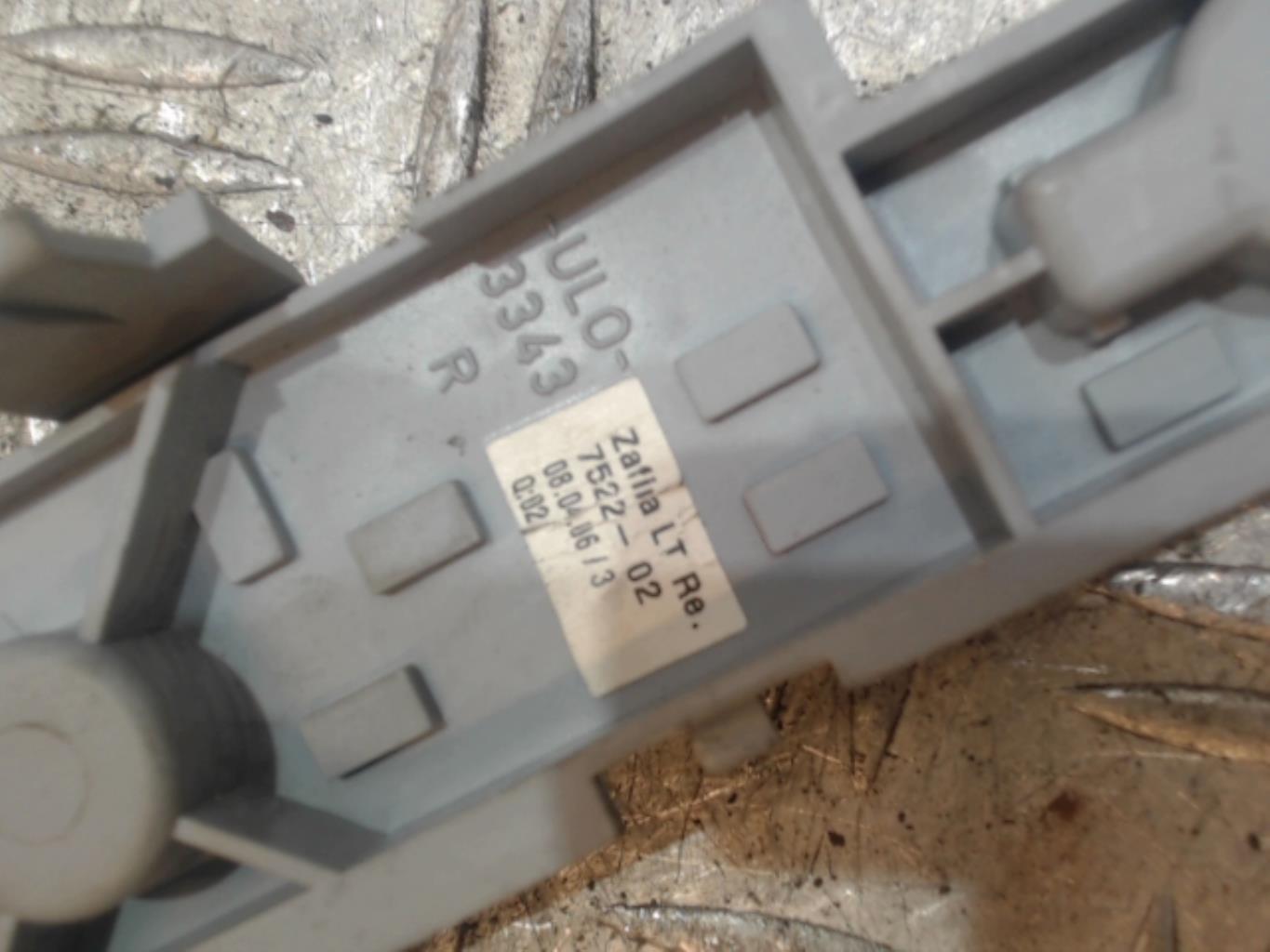 Base portalampade fanale posteriore destro OPEL ZAFIRA B PHASE 1 Diésel - 1