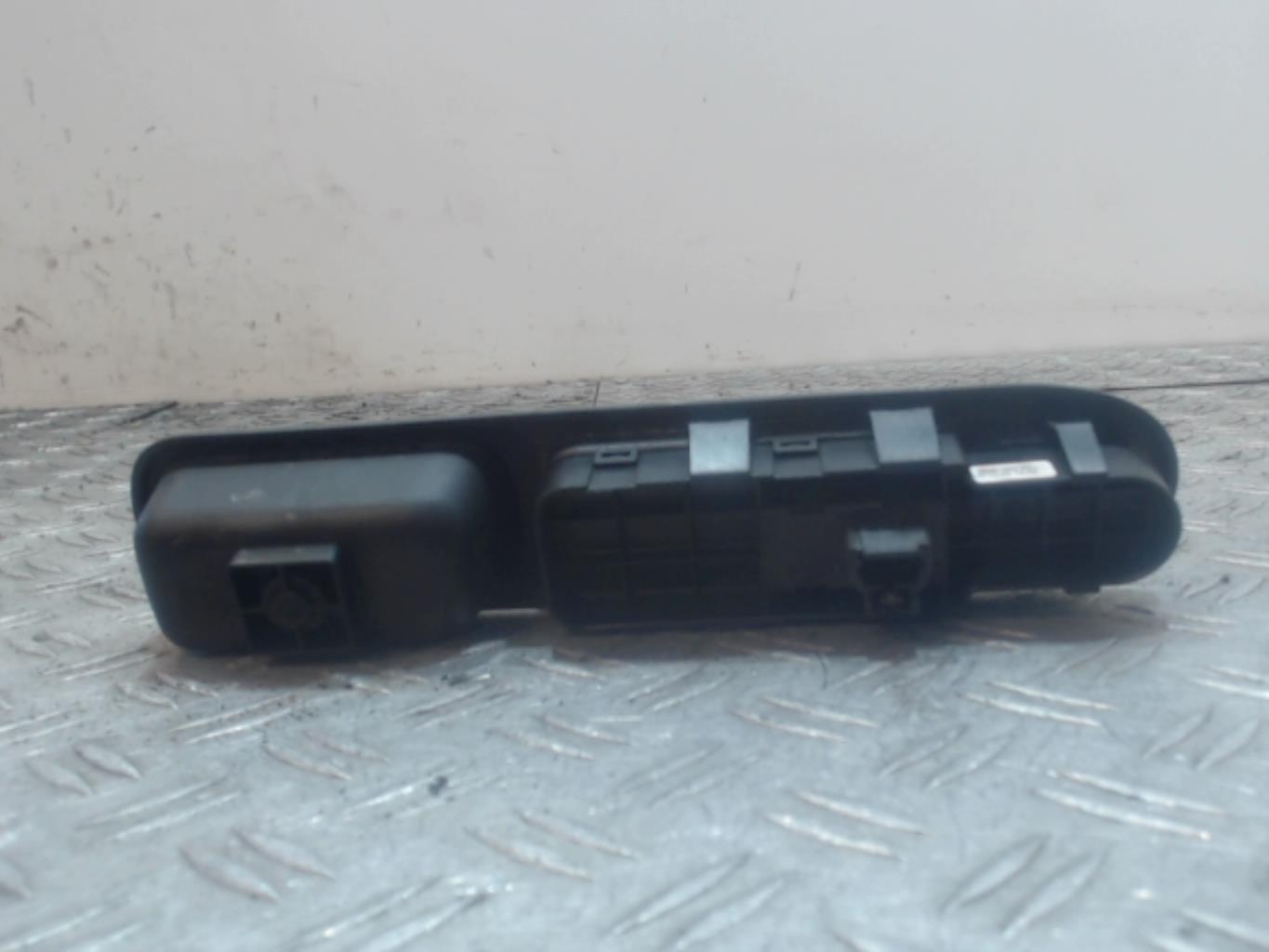 Interruttore lavacristalli anteriore destro PEUGEOT 307 PHASE 1 Diésel - 1
