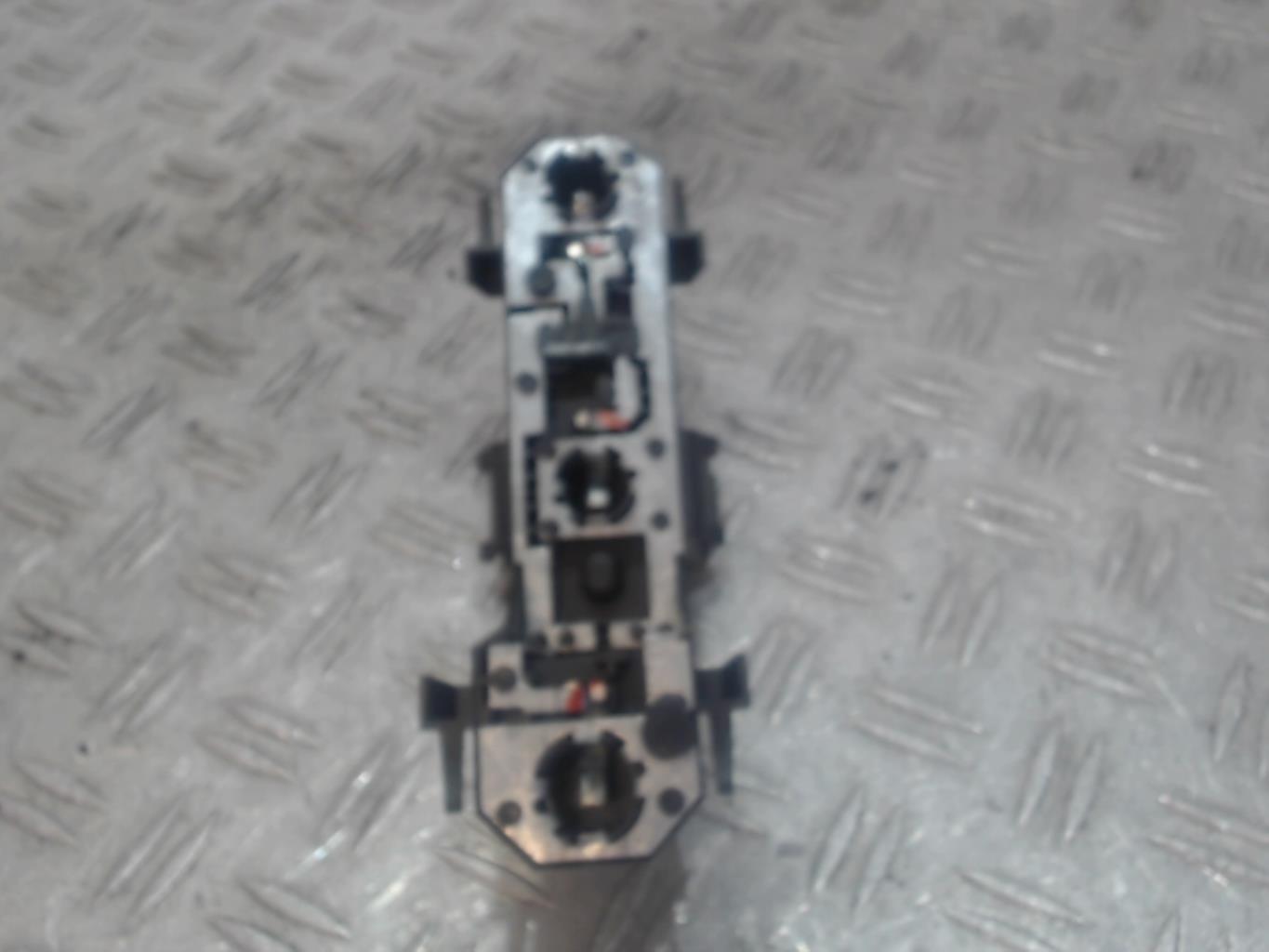 Base portalampade fanale posteriore destro VOLKSWAGEN SHARAN 1 PHASE 2 Diésel - 1