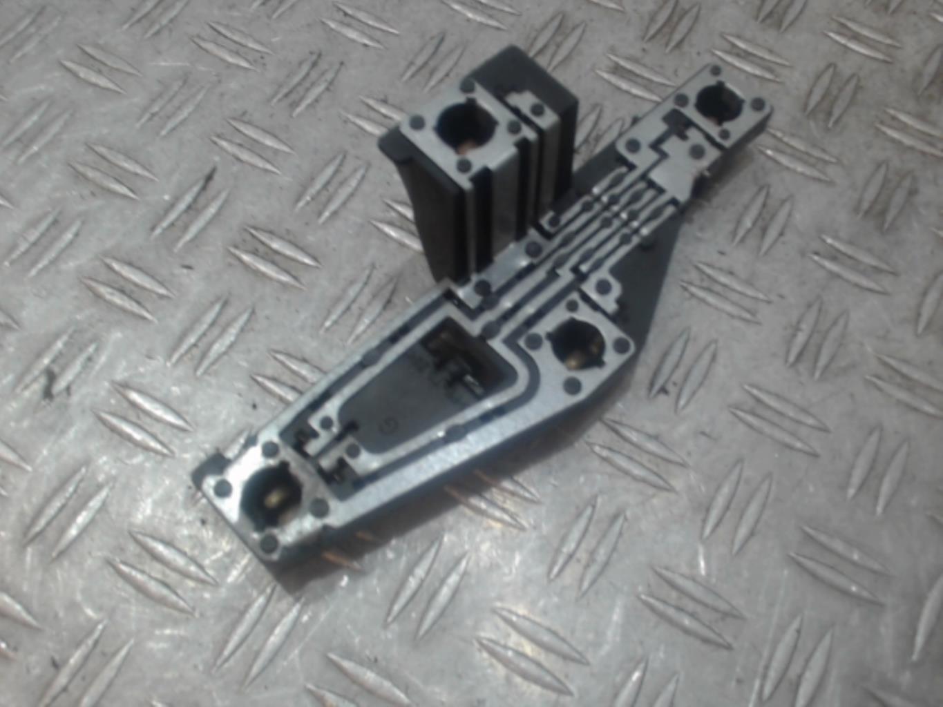 Base portalampade fanale posteriore sinistro RENAULT LAGUNA 2 PHASE 2 BREAK Diésel - 1