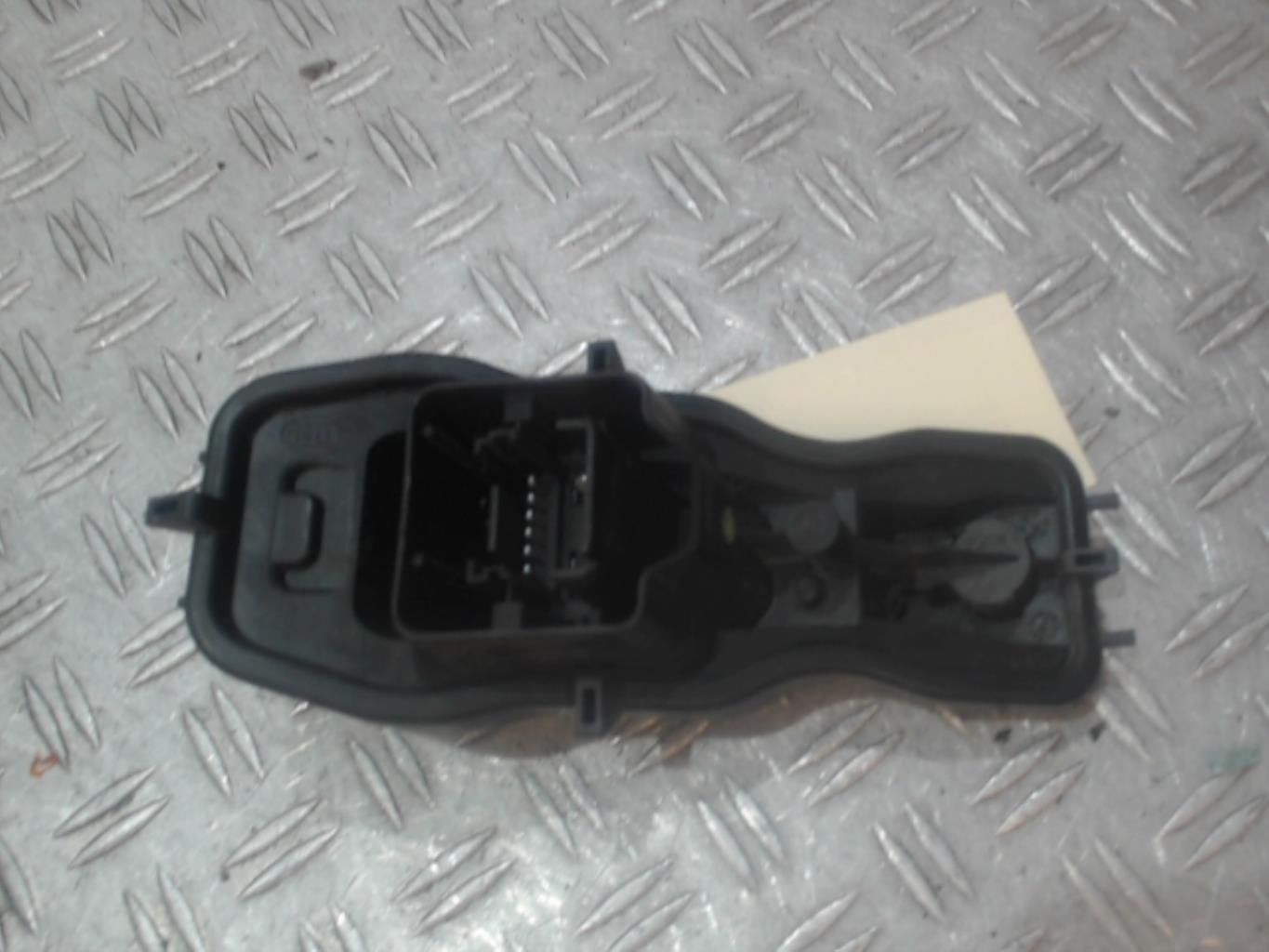 Base portalampade fanale posteriore sinistro RENAULT GRAND SCENIC 2 PHASE 2 Diésel - 1