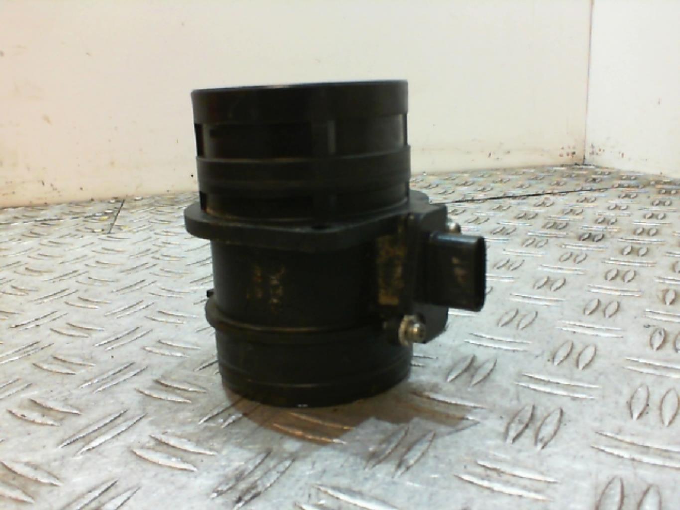 Debitmetre AUDI A4 3 AVANT PHASE 1 BREAK Essence - 1