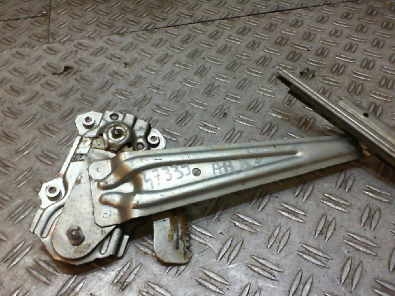 Alzacristalli manuale posteriore destro SUZUKI SWIFT 3 Diésel - 1