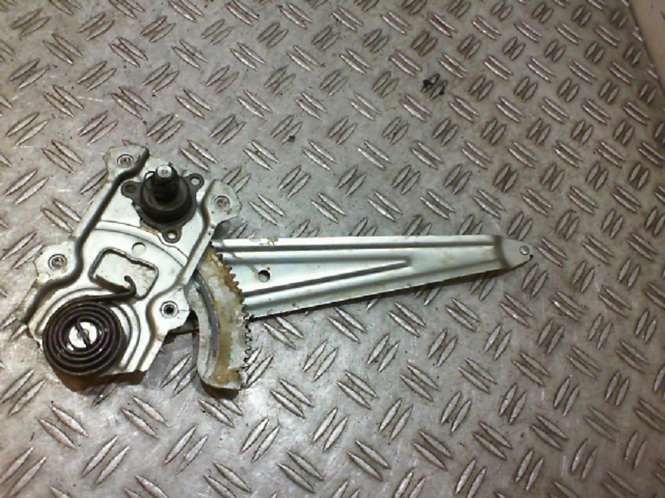 Alzacristalli manuale posteriore sinistro SUZUKI SWIFT 3 Diésel - 1