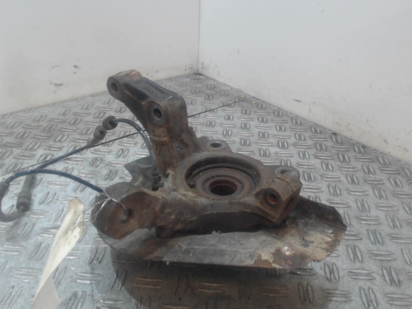 Moyeu avant gauche CITROEN C8 Diesel - 1