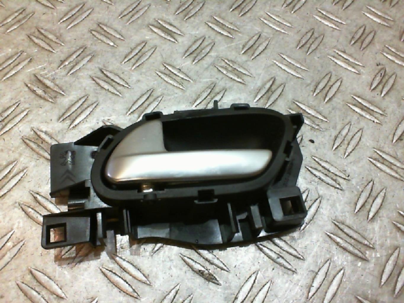 Maniglia interna posteriore sinistra PEUGEOT 208 1 PHASE 1 Diésel - 1