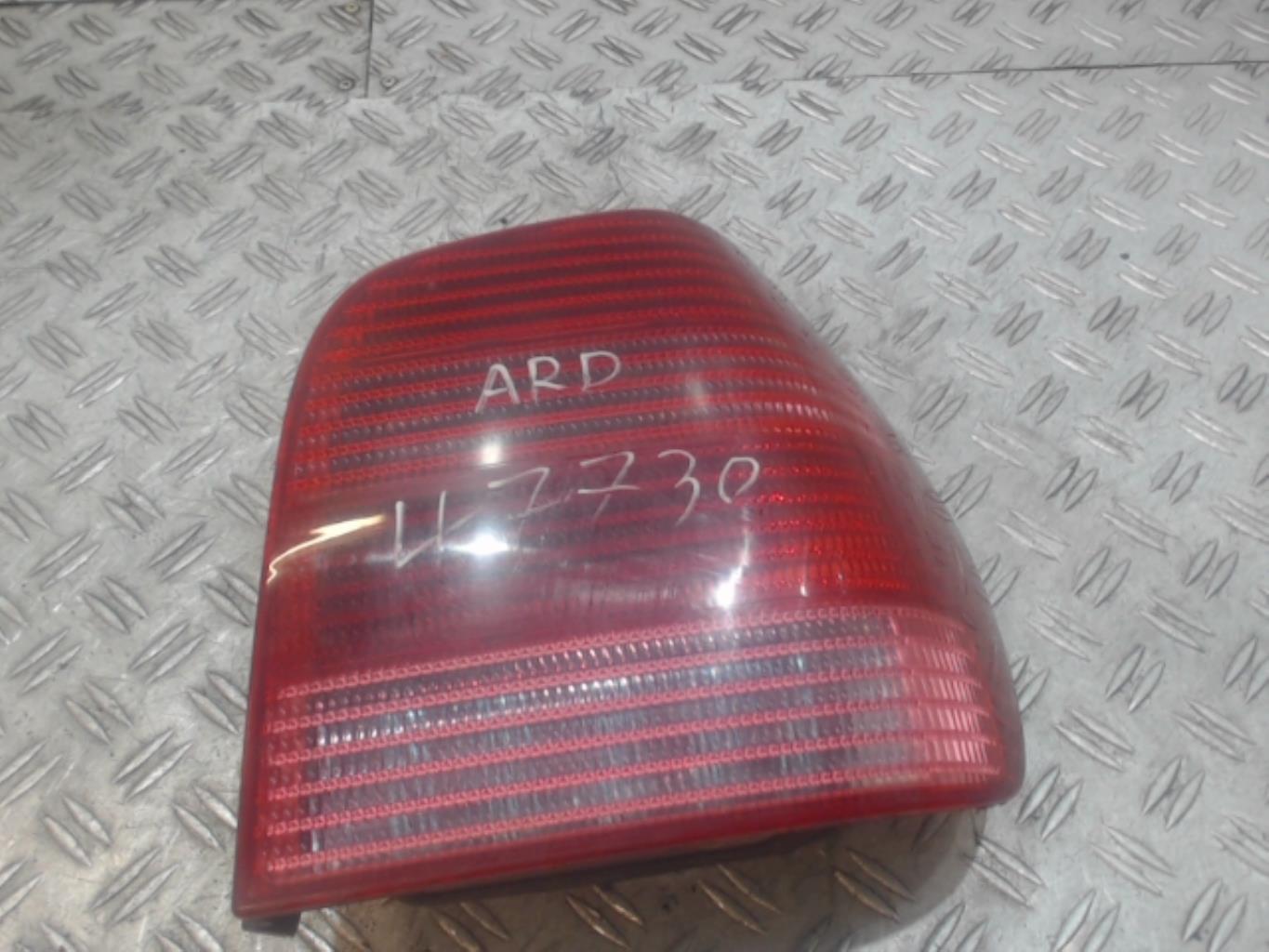 Fanale posteriore principale destro (luci) VOLKSWAGEN POLO 3 PHASE 2 Gasolina - 1