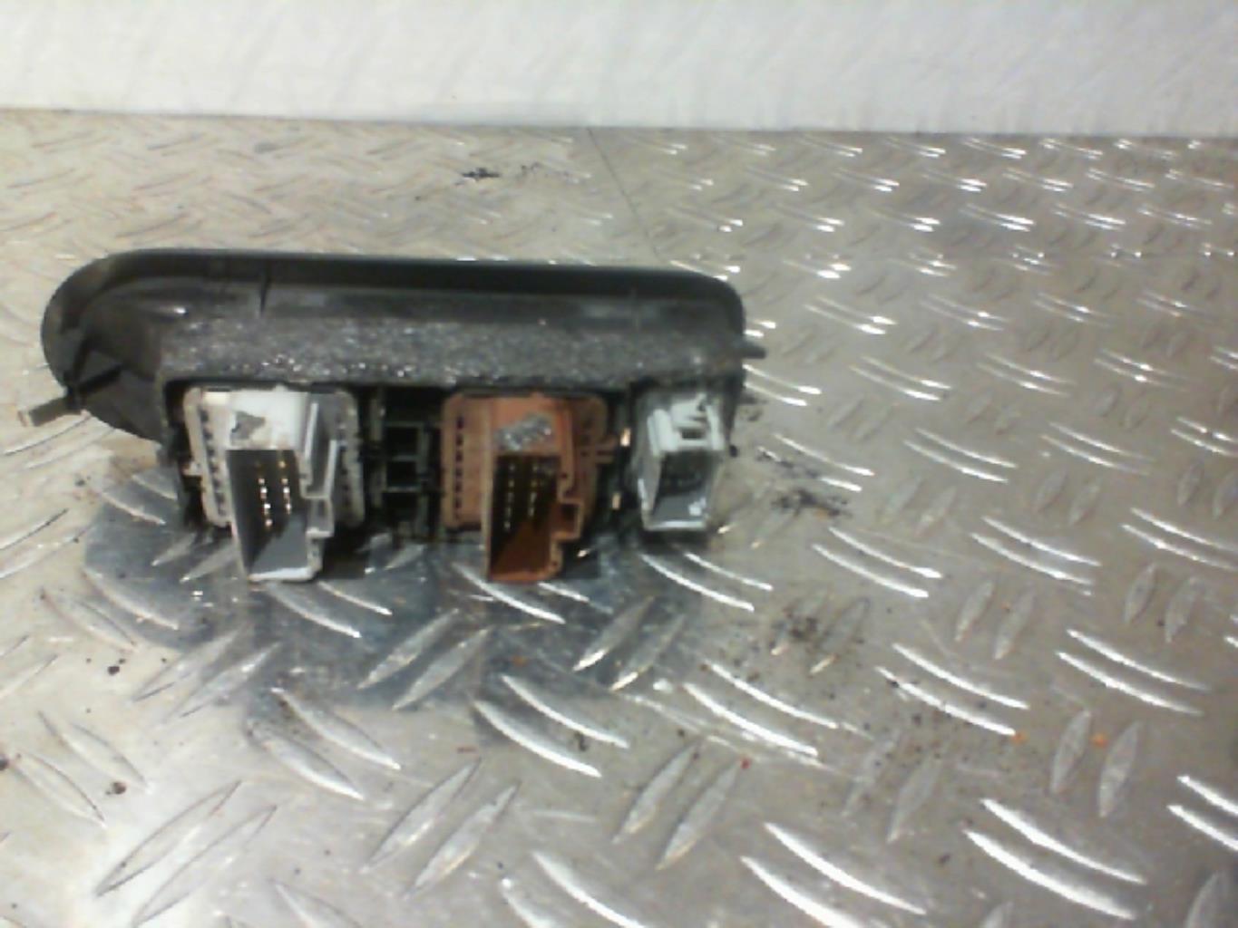 Interruptor de elevalunas RENAULT SCENIC 2 PHASE 1 Diésel - 1