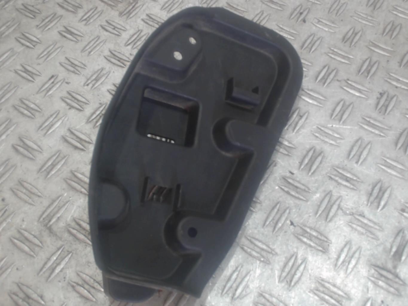 Base portalampade fanale posteriore sinistro CITROEN C5 1 PHASE 1 Gasolina - 1