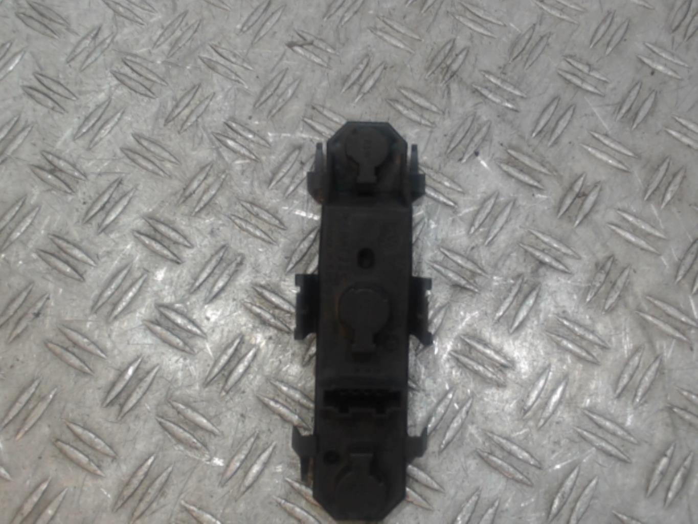 Base portalampade fanale posteriore sinistro VOLKSWAGEN SHARAN 1 PHASE 2 Diésel - 1