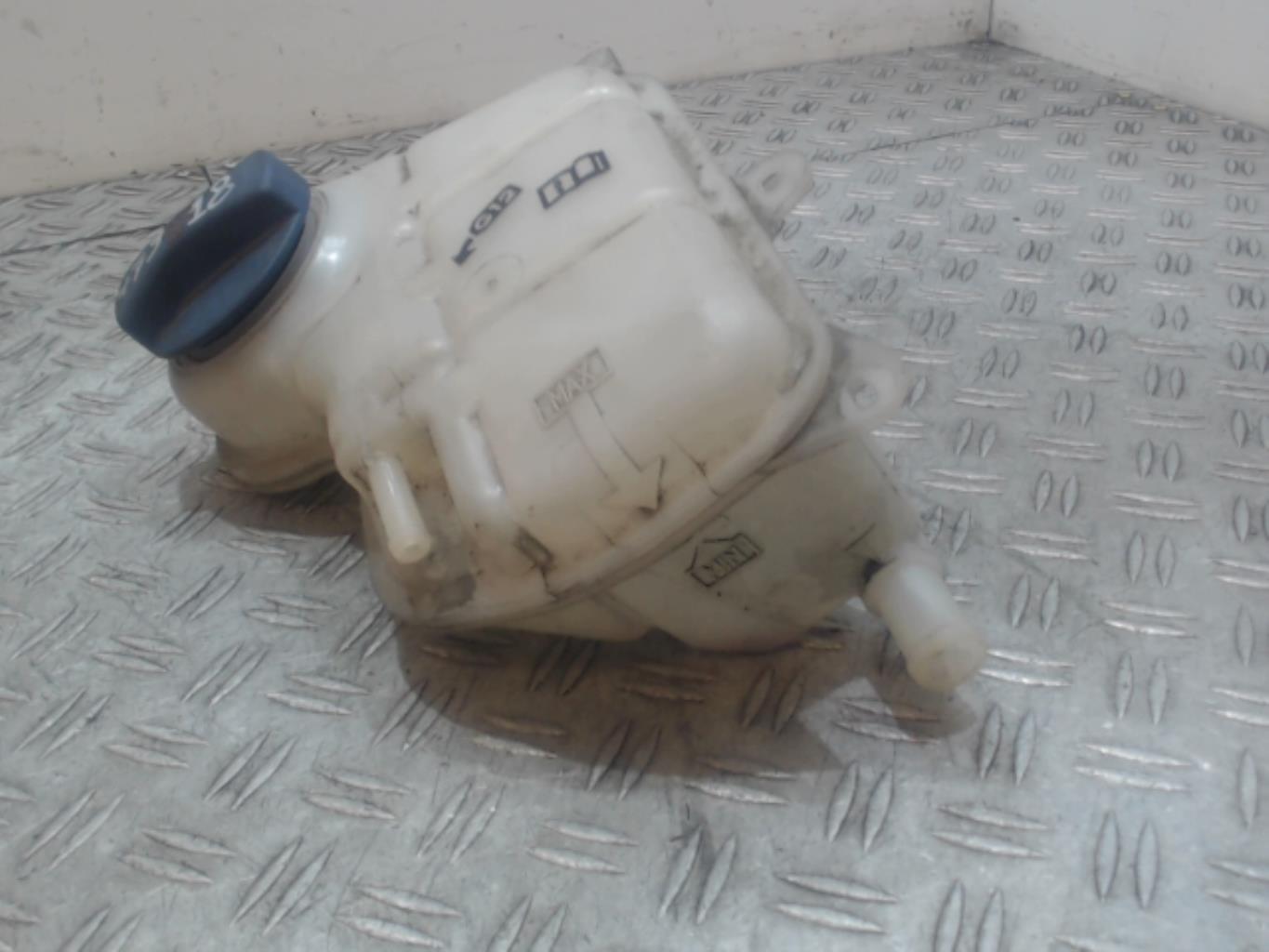 Vase d'expansion VOLKSWAGEN PASSAT 4 PHASE 2 BREAK Diesel - 1