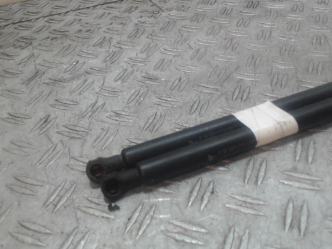 Verin de capot PEUGEOT 607 PHASE 1 Diesel - 1