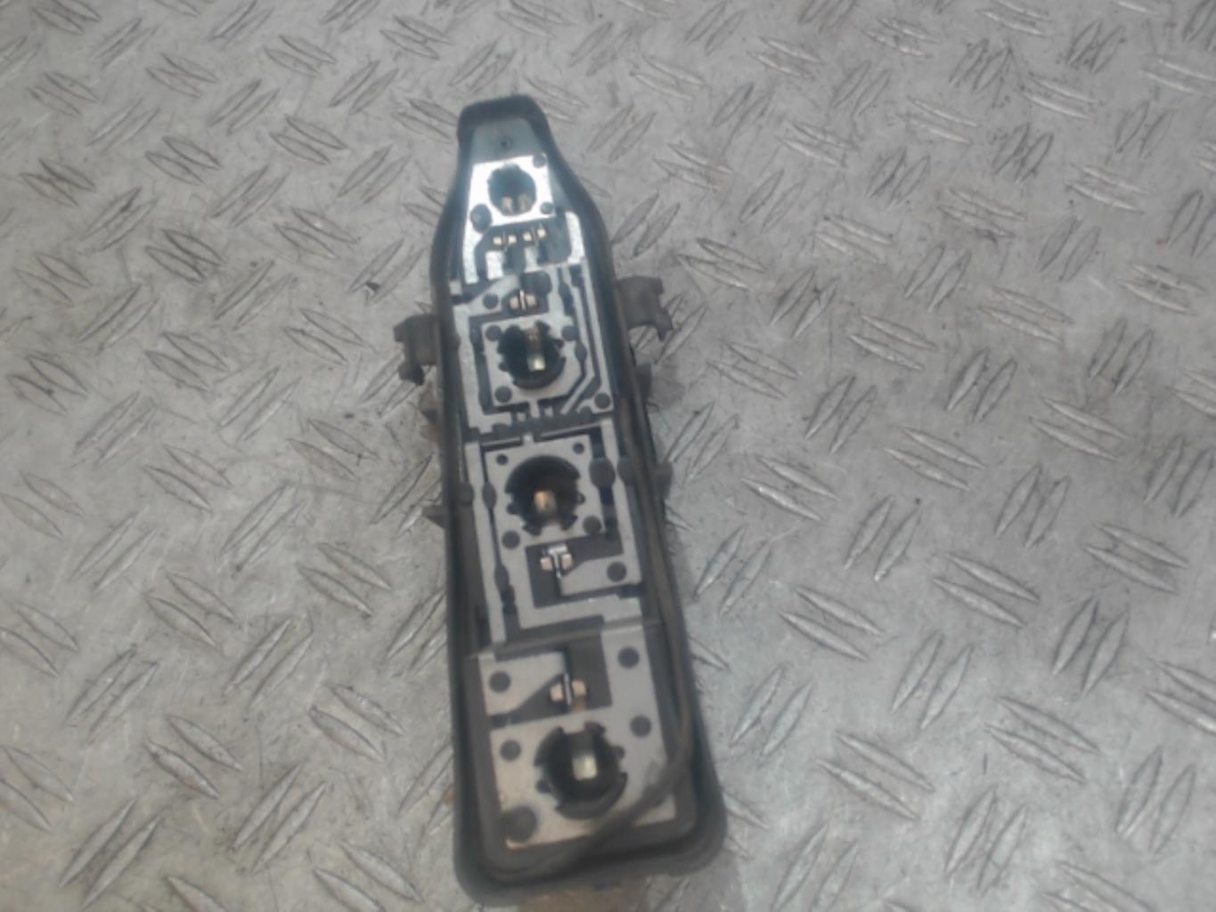 Base portalampade fanale posteriore sinistro RENAULT SCENIC 2 PHASE 1 Diésel - 1