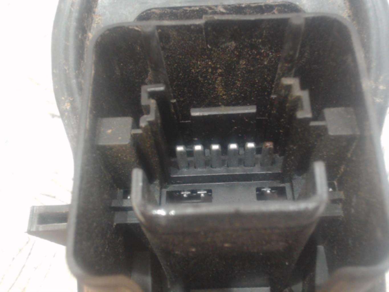 Base portalampade fanale posteriore sinistro RENAULT SCENIC 2 PHASE 1 Diésel - 1