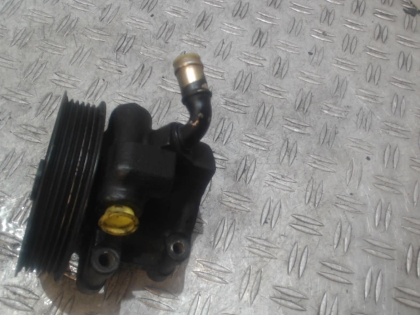 Pompe de direction FORD FIESTA 5 PHASE 1 Essence - 1