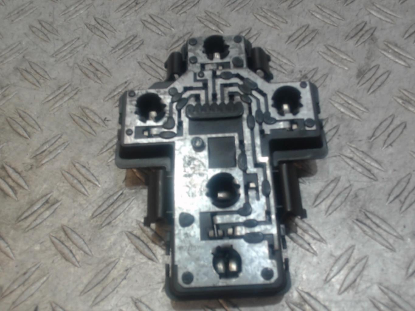 Base portalampade fanale posteriore destro SKODA FELICIA PHASE 2 Diésel - 1
