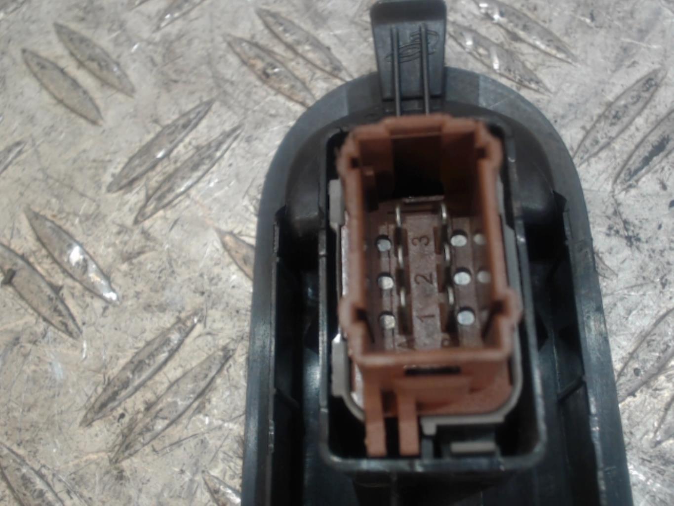 Interruttore lavacristalli anteriore destro RENAULT GRAND SCENIC 2 PHASE 2 Diésel - 1