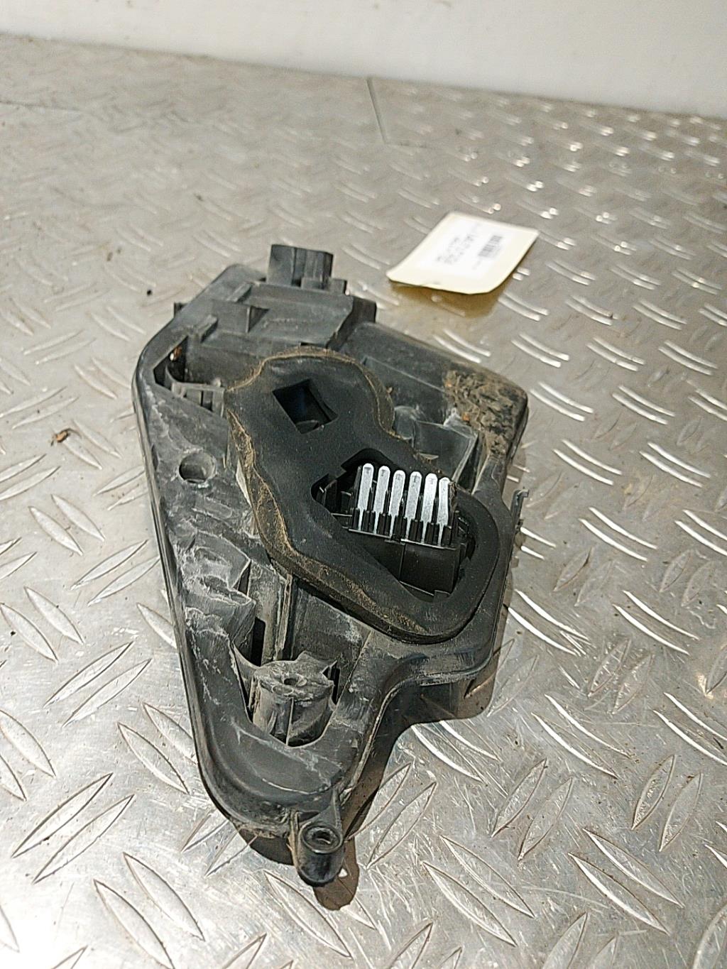 Base portalampade fanale posteriore sinistro OPEL ASTRA H PHASE 1 Diésel - 1