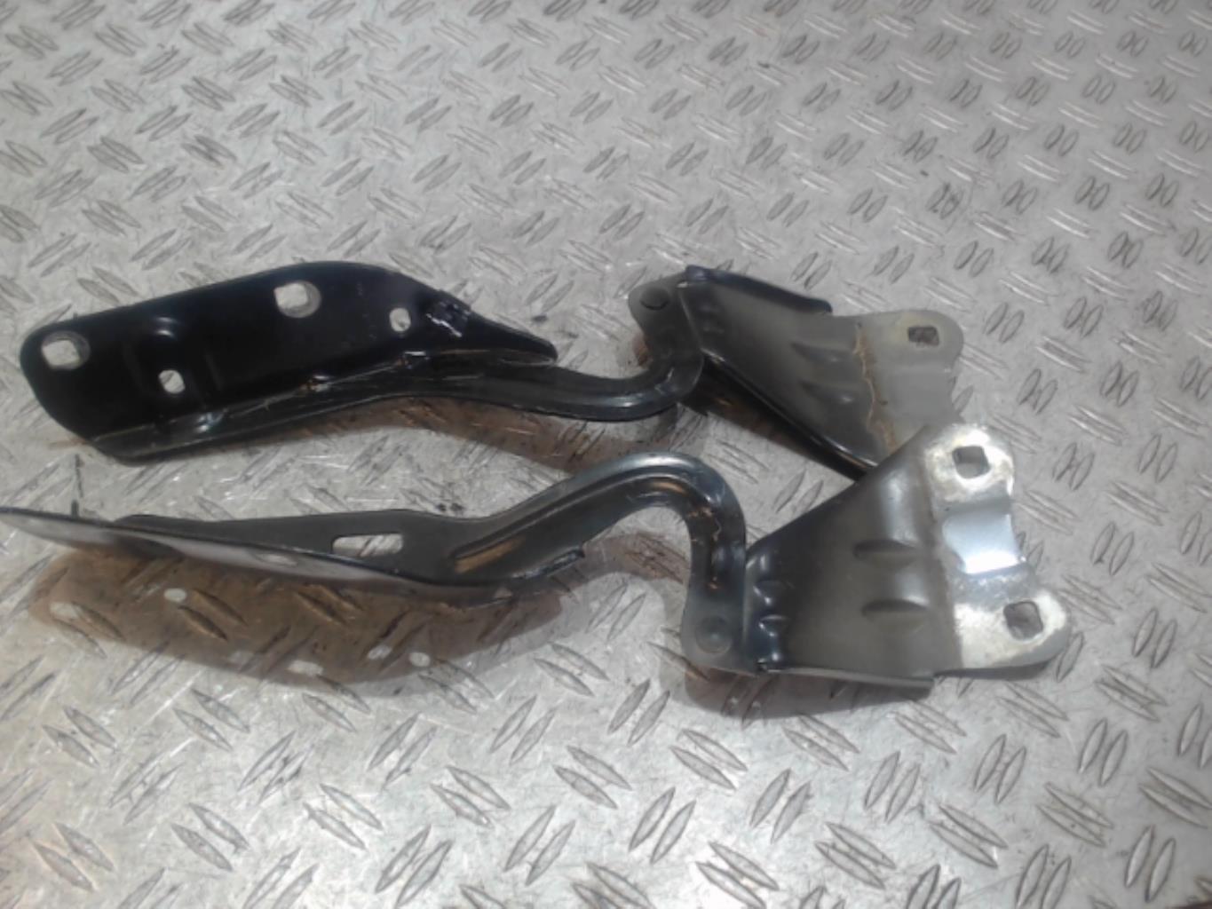 Charniere de capot RENAULT TWINGO 2 PHASE 2 Essence - 1