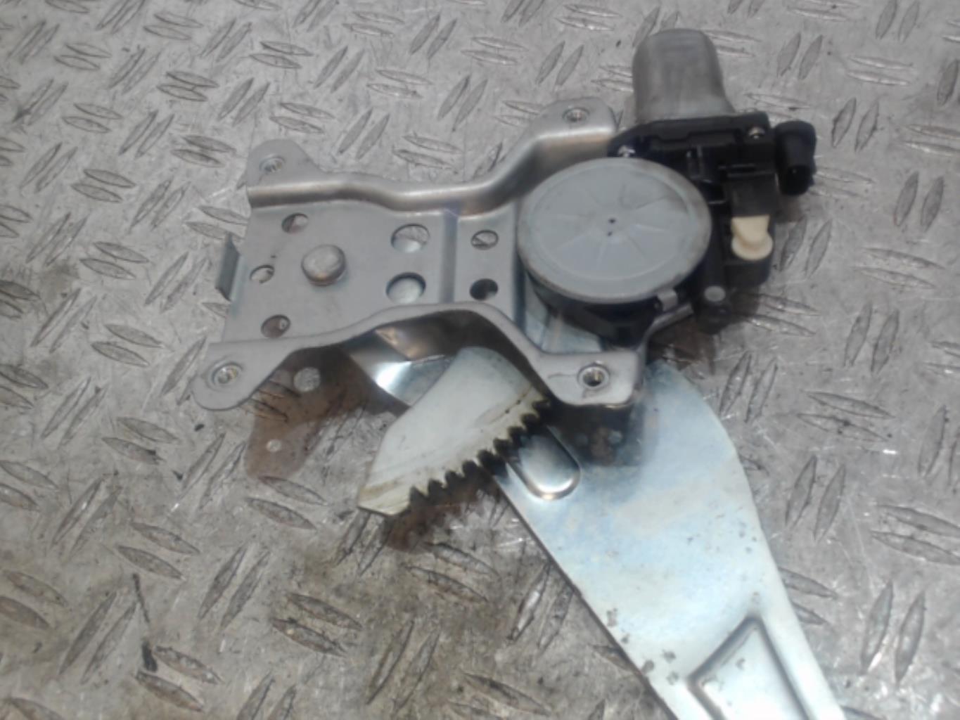 Alzacristalli elettrico posteriore sinistro SUZUKI SX4 1 Diésel - 1