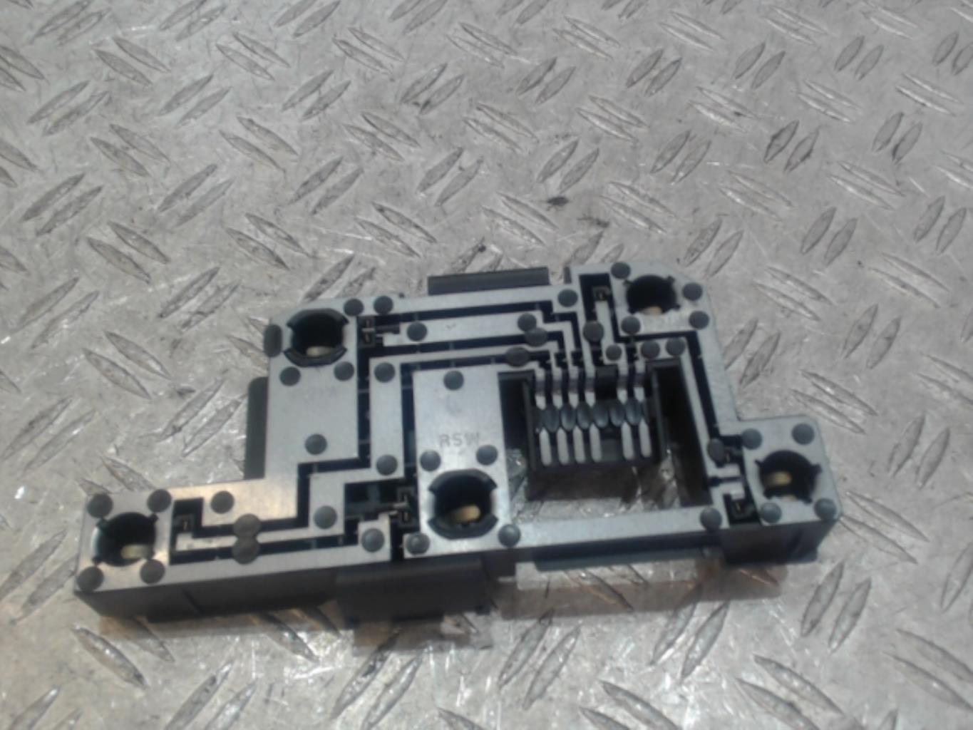Base portalampade fanale posteriore sinistro PEUGEOT 307 PHASE 1 CABRIOLET Gasolina - 1
