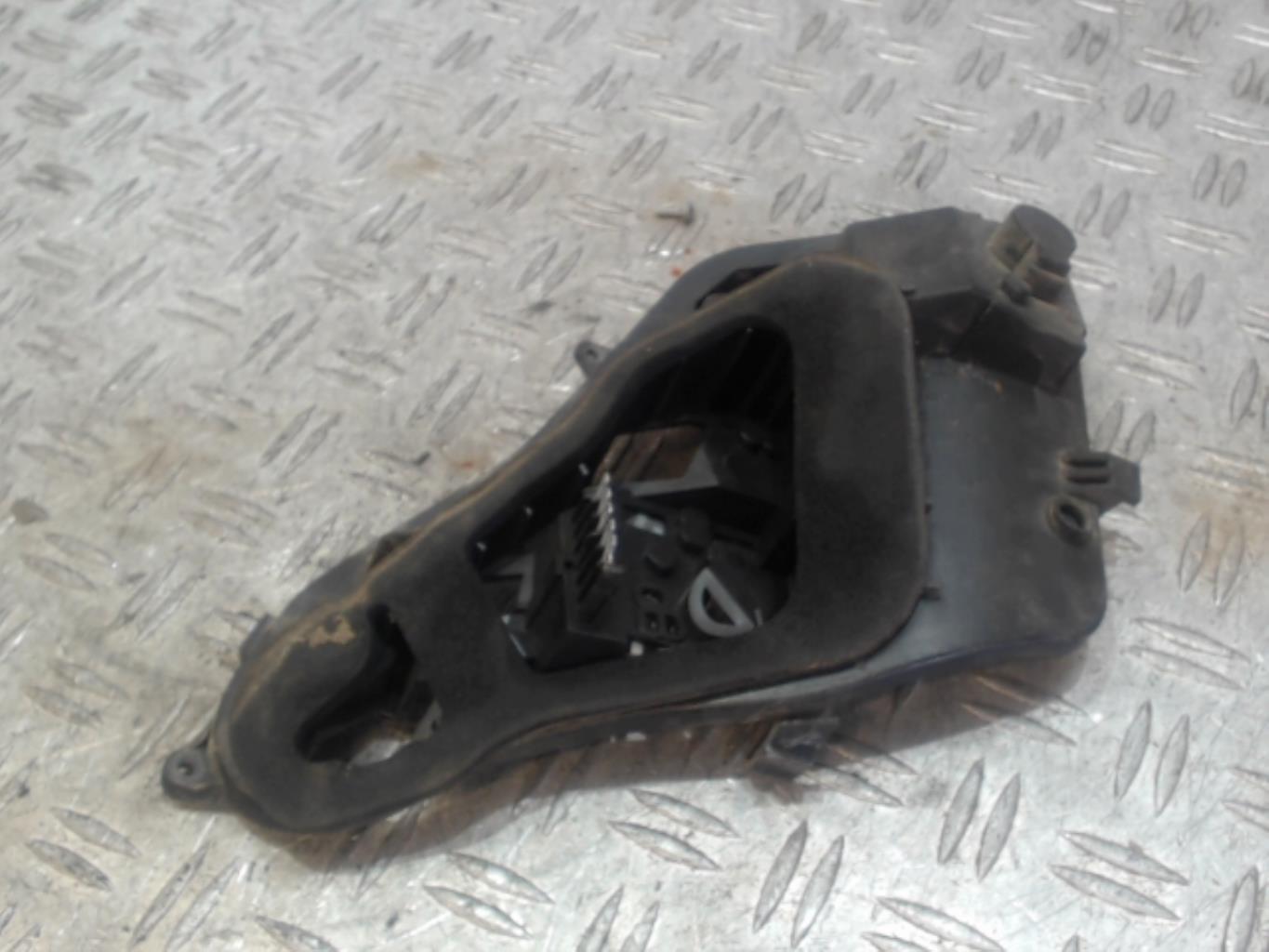 Base portalampade fanale posteriore sinistro OPEL ASTRA H PHASE 2 Diésel - 1