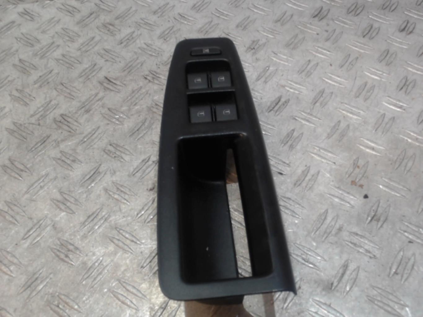 Interruttore alzacristalli VOLKSWAGEN POLO 4 PHASE 1 Gasolina - 1