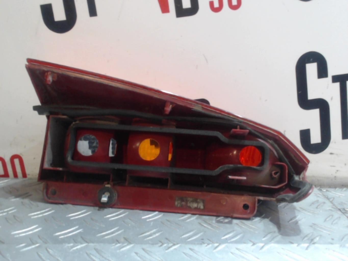 Fanale posteriore principale destro (luci) FORD FOCUS 1 BREAK Gasolina - 1
