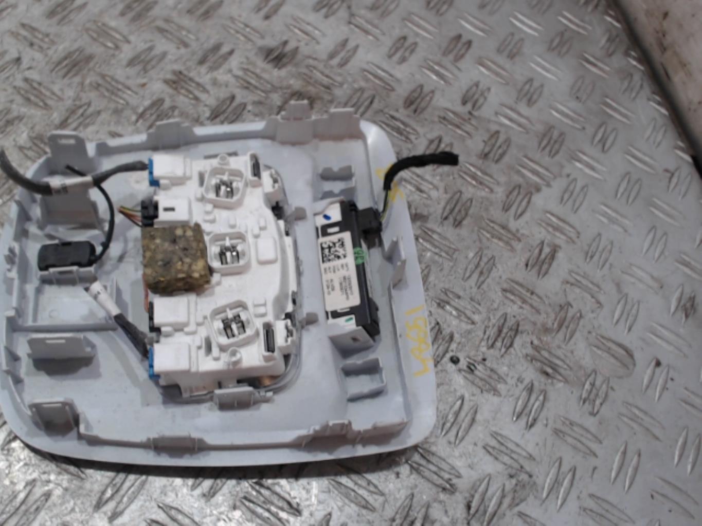Eclairage de plafonnier PEUGEOT 308 2 PHASE 1 Diesel - 1