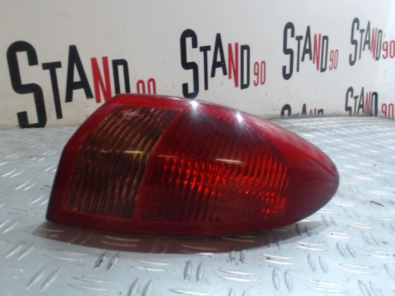 Fanale posteriore principale destro (luci) ALFA ROMEO 147 PHASE 1 Diésel - 1