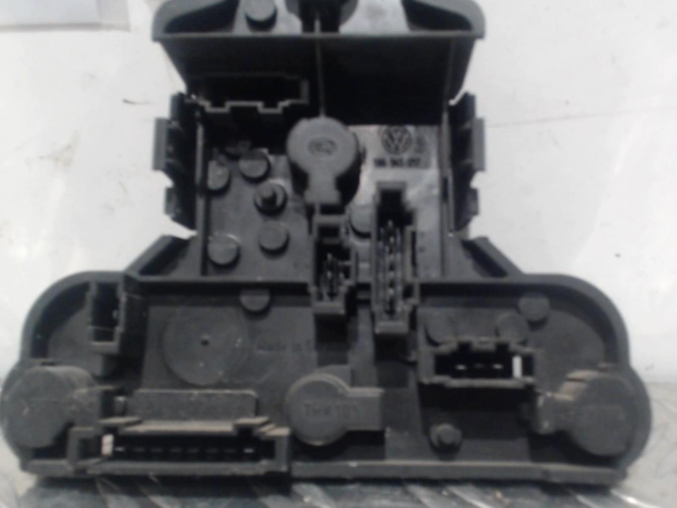 Base portalampade fanale posteriore destro VOLKSWAGEN GOLF 3  - 1