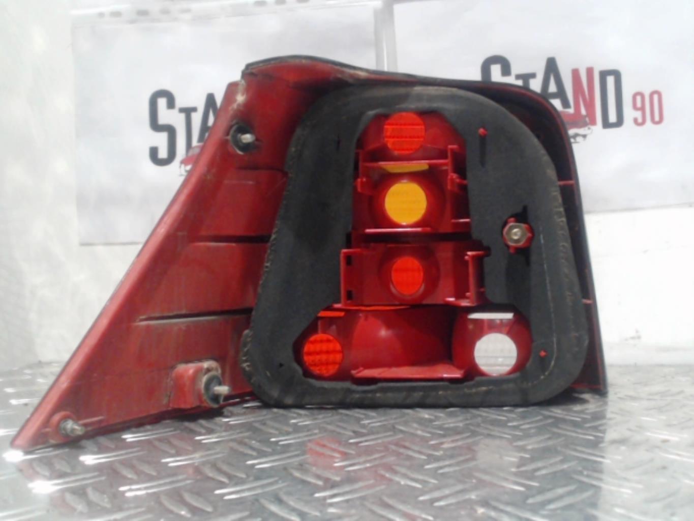 Fanale posteriore principale destro (luci) VOLKSWAGEN GOLF 4 Gasolina - 1