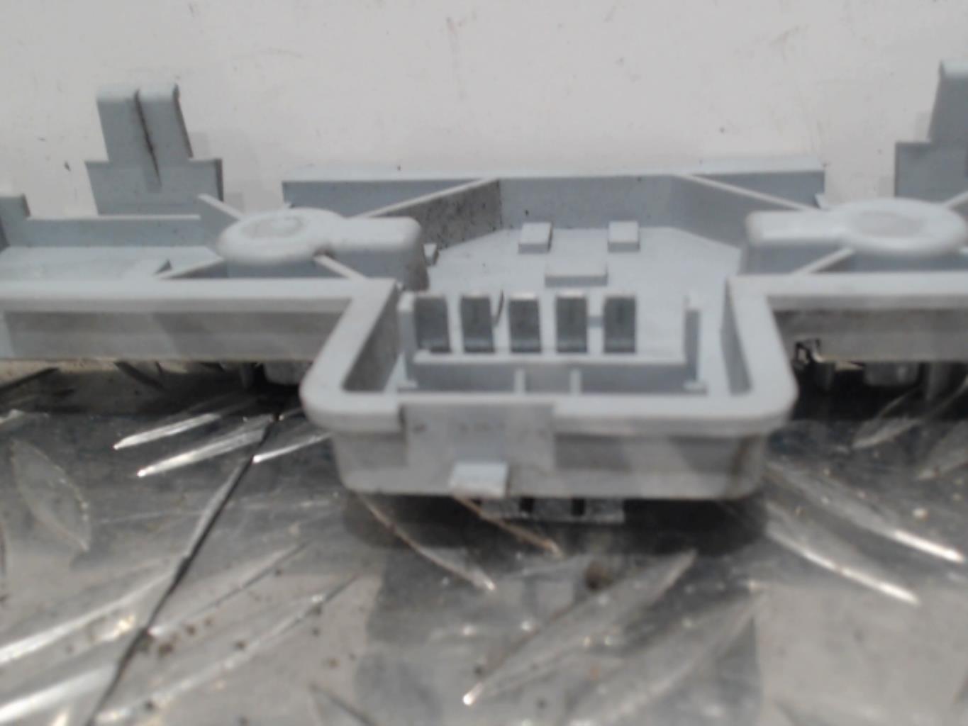 Base portalampade fanale posteriore destro OPEL ZAFIRA B  - 1