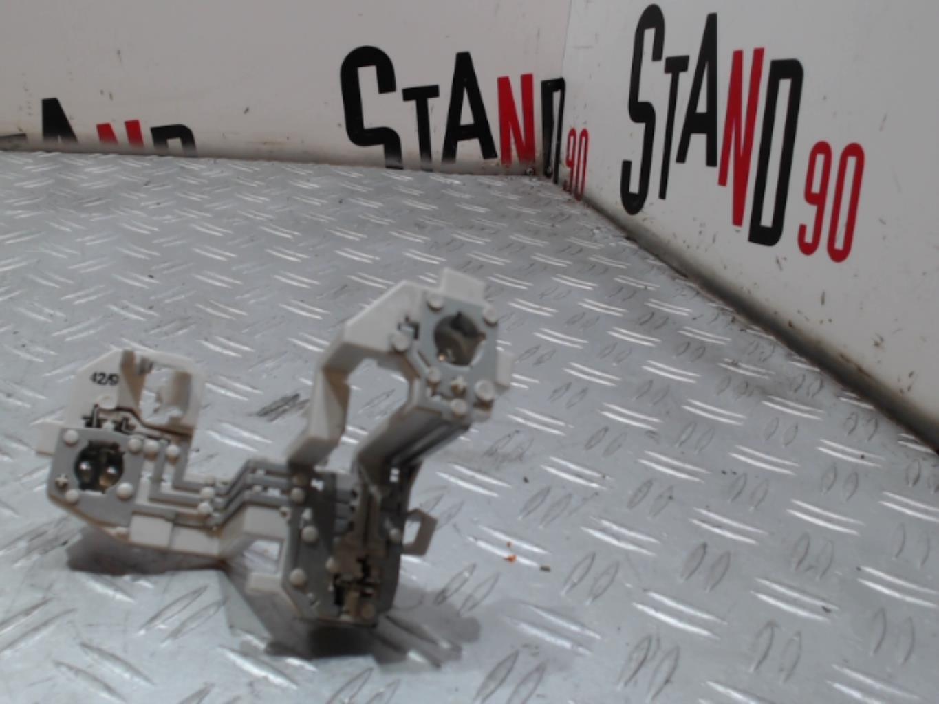 Base portalampade fanale posteriore sinistro FORD FIESTA 6 PHASE 1 Diésel - 1