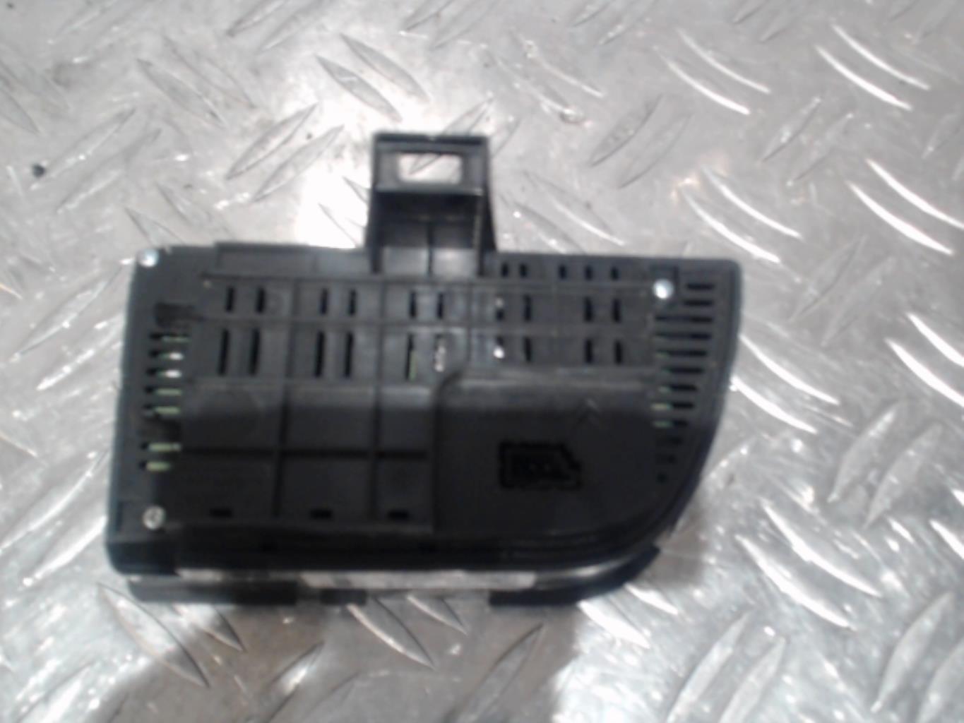 Horloge CITROEN C4 PICASSO 1 Diesel - 1