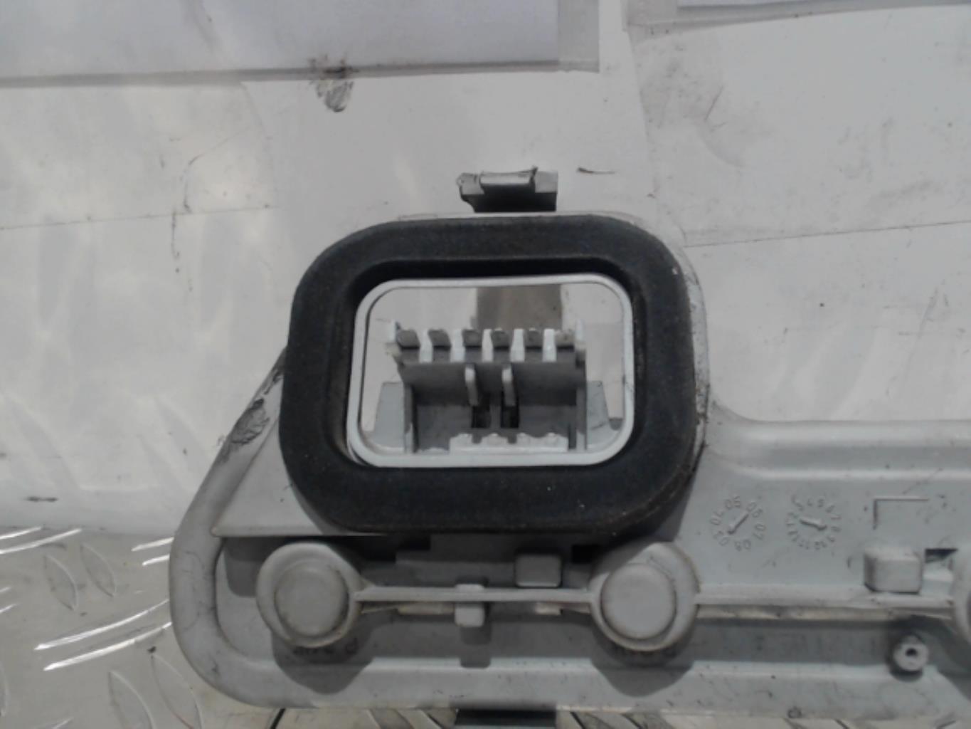 Base portalampade fanale posteriore sinistro OPEL ZAFIRA A PHASE 1 Diésel - 1