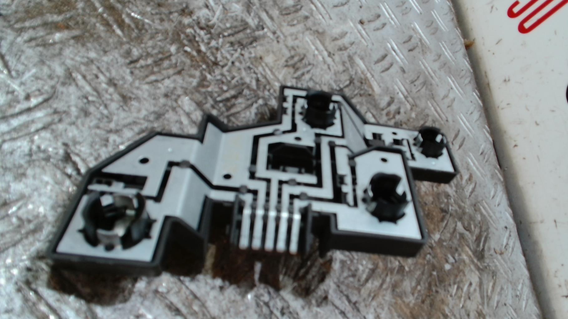 Base portalampade fanale posteriore destro FORD KA 1  - 1