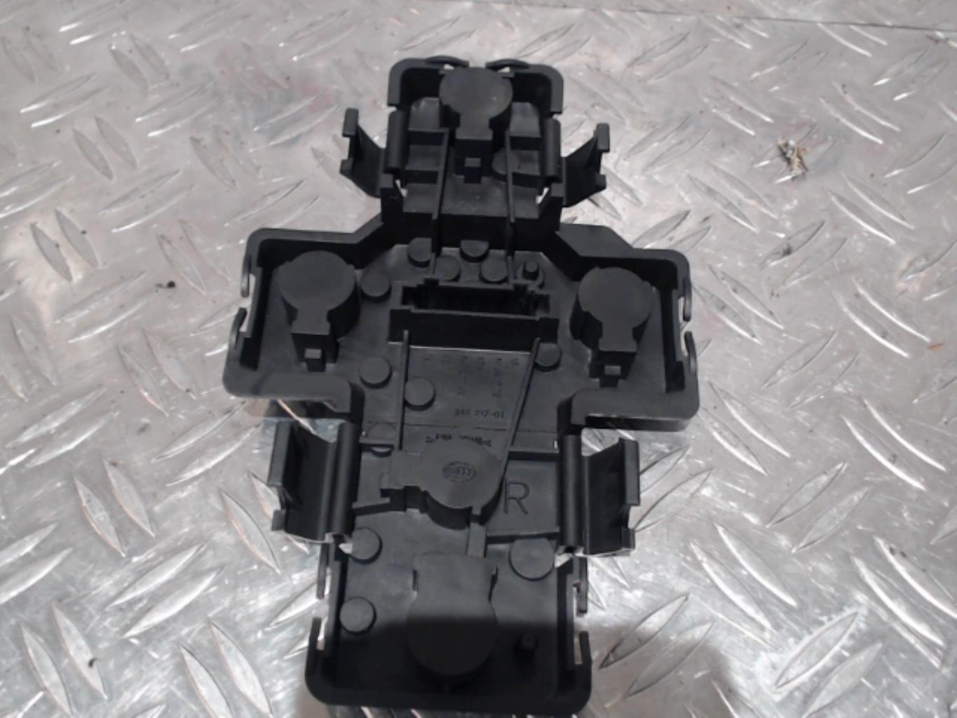 Base portalampade fanale posteriore destro SKODA FELICIA PHASE 2 Diésel - 1