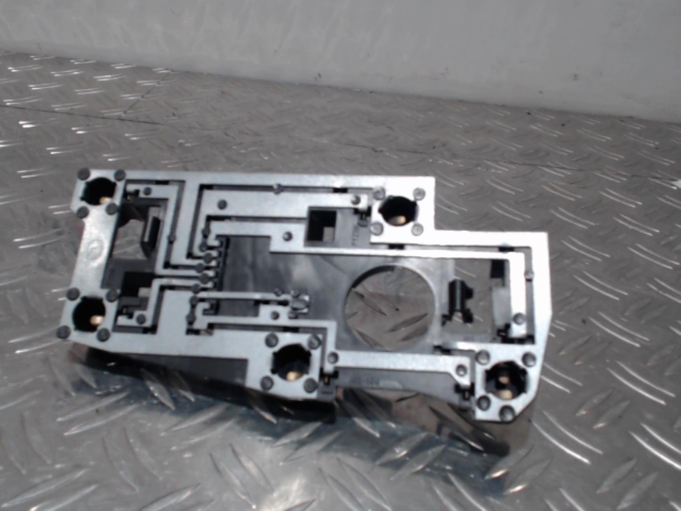 Base portalampade fanale posteriore sinistro PEUGEOT 306 PHASE 2 Diésel - 1