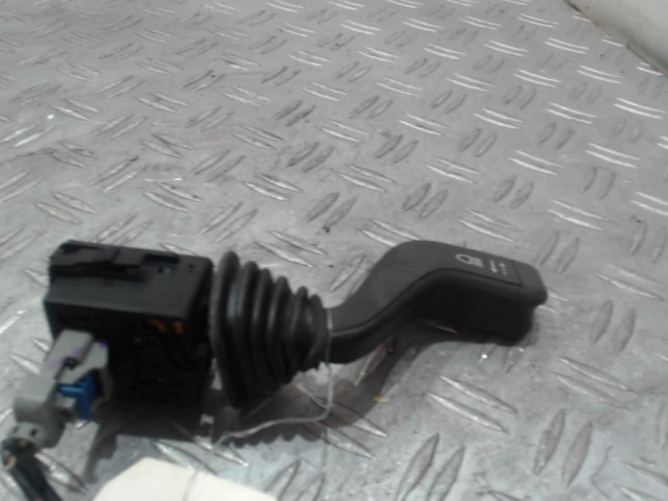 Commodo phare OPEL CORSA C PHASE 1 Essence - 1
