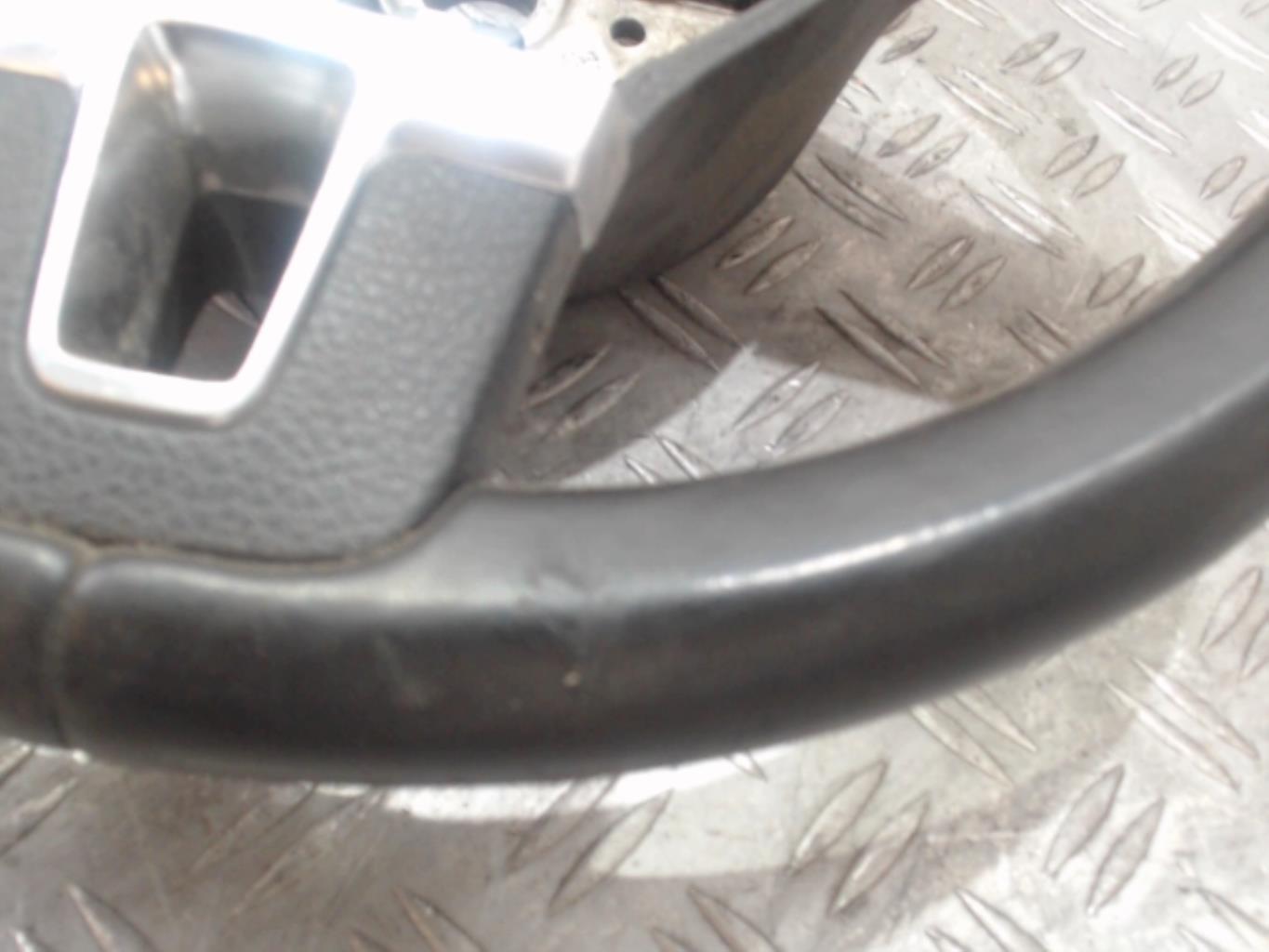 Volant VOLKSWAGEN TOURAN 2 Diesel - 1