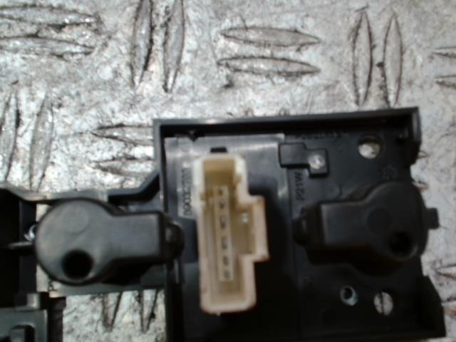 Base portalampade fanale posteriore sinistro CITROEN C5 1  - 1