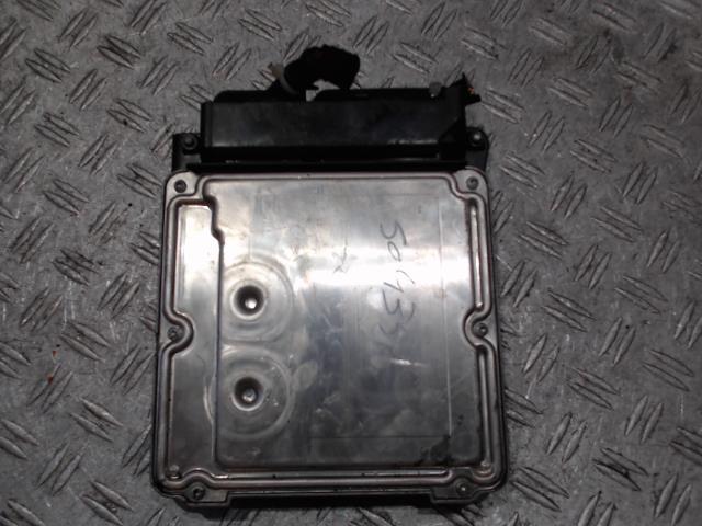 Calculateur moteur AUDI A4 2  - 1