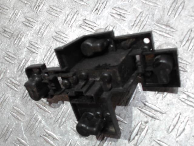 Base portalampade fanale posteriore destro RENAULT LAGUNA 3 PHASE 1 BREAK Diésel - 1