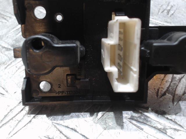 Base portalampade fanale posteriore sinistro CITROEN C5 1  - 1