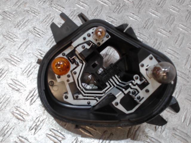Base portalampade fanale posteriore destro PEUGEOT 208 1  - 1