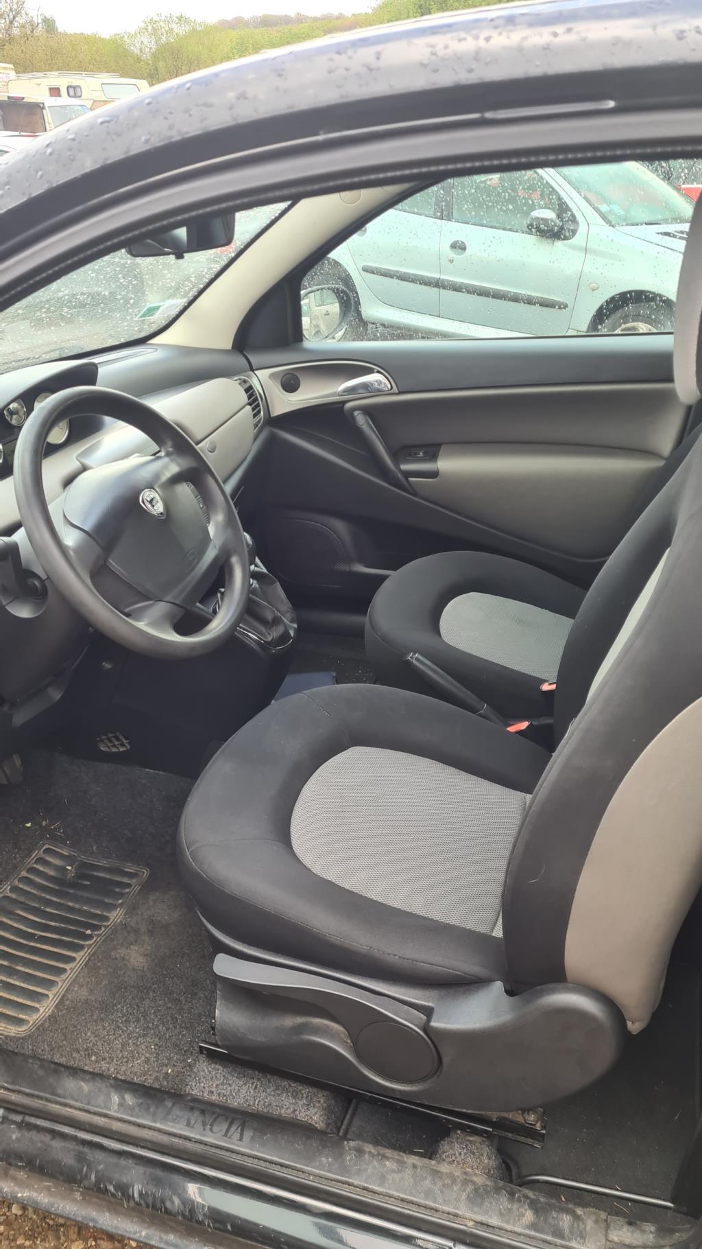 Mozzo anteriore destro LANCIA YPSILON 4  - 1