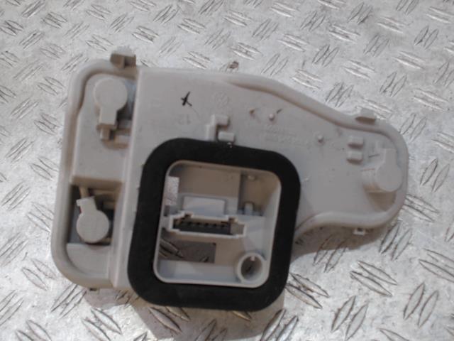 Base portalampade fanale posteriore destro VOLKSWAGEN POLO 5  - 1
