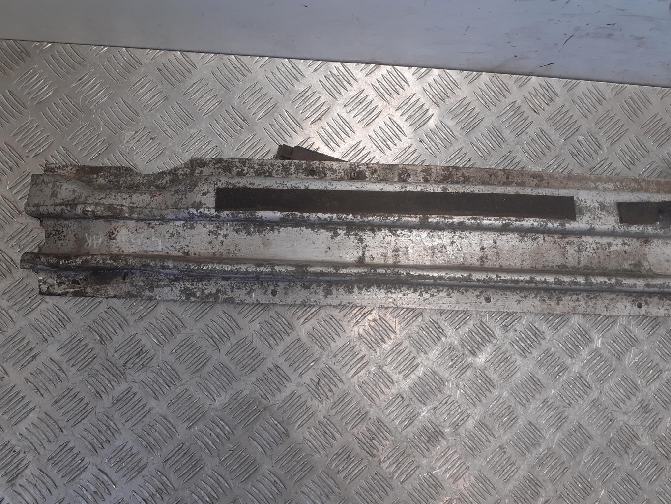 Renfort pare choc arriere (traverse) AUDI A4 2 AVANT PHASE 2 BREAK Diesel - 1