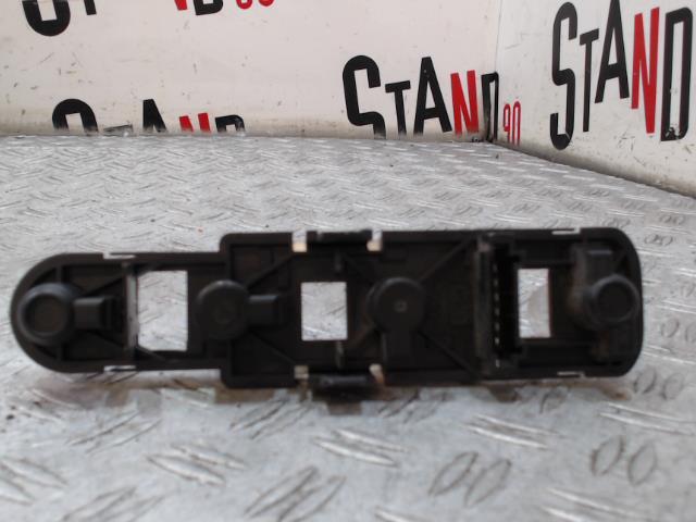 Base portalampade fanale posteriore sinistro MERCEDES CLASSE A 168  - 1